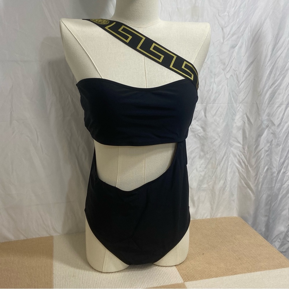 Versace 👙👙Women’s Black Swimsuit